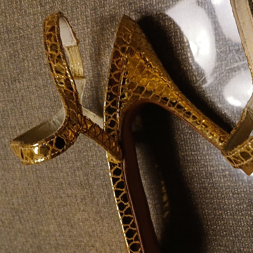Stuart Weitzman for Russell & Bromley Gold Stilleto Sandals 7.5 - Picture 11 of 13